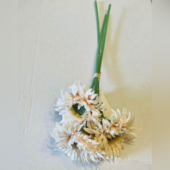 *Triple Gerbera Daisy Bouquet, Cream Pink - Picture 7 of 10